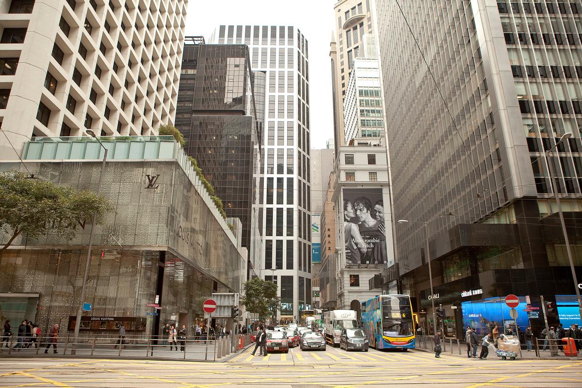 Pressure and Worries Haunt Hong Kong’s Upper and Middle Class