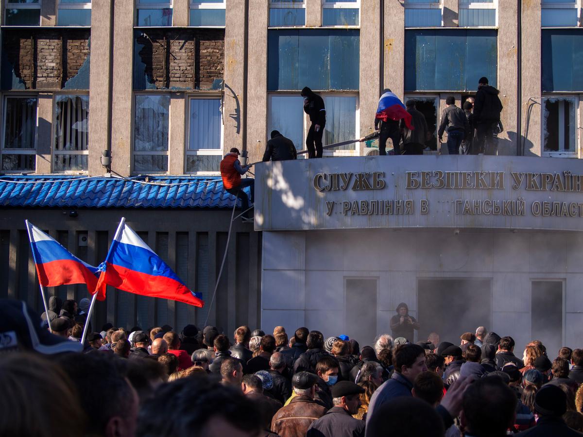 Ukraine Veers Closer to Collapse as Activists in Donetsk Proclaim ‘People’s Republic’