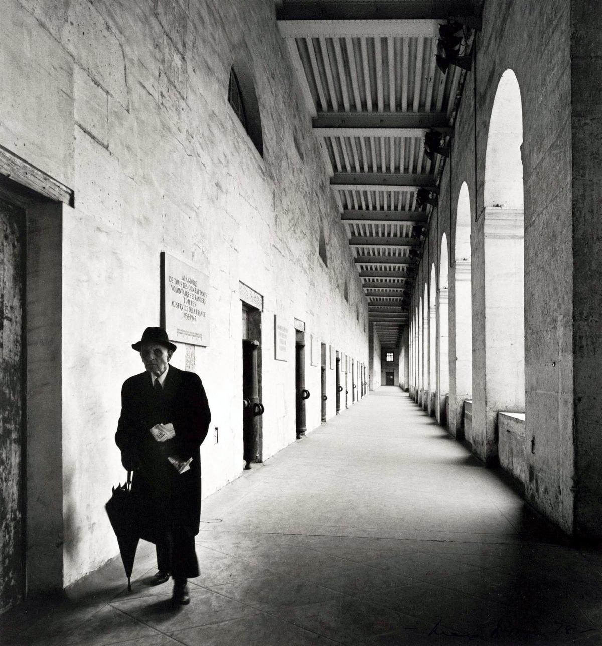 Max Dupain’s Paris Series Displayed for First Time