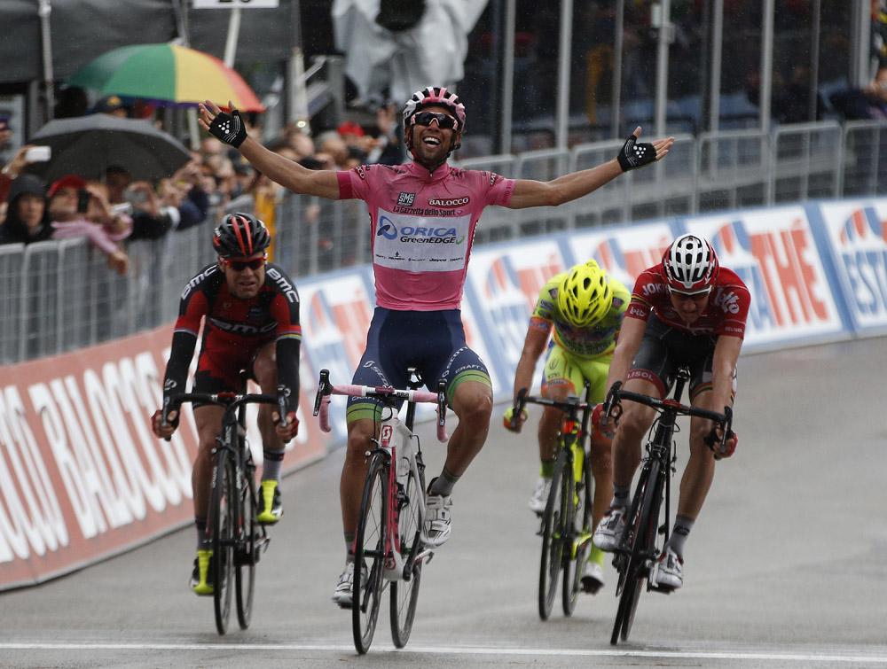 Matthews Wins Stage, Keeps Pink After Crash Thins Field in Giro d'Italia