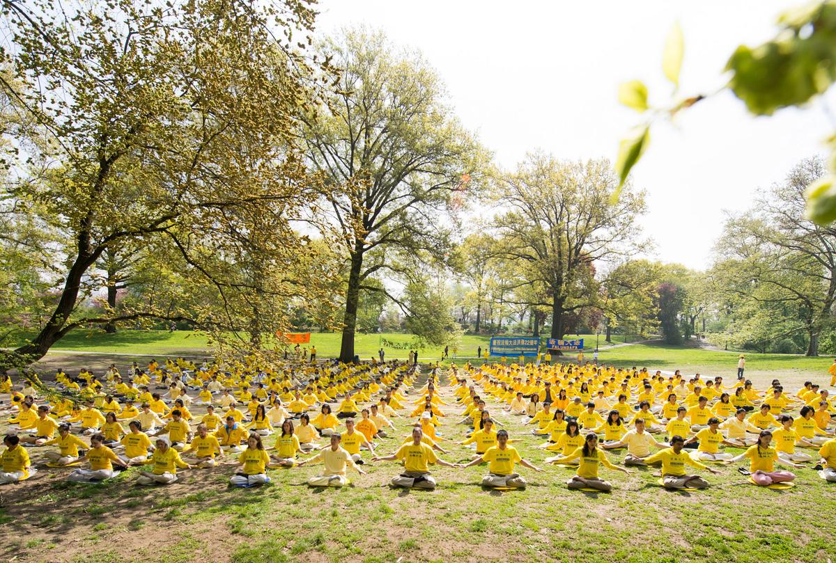 A Week of Events for World Falun Dafa Day in New York City (Photo Gallery)