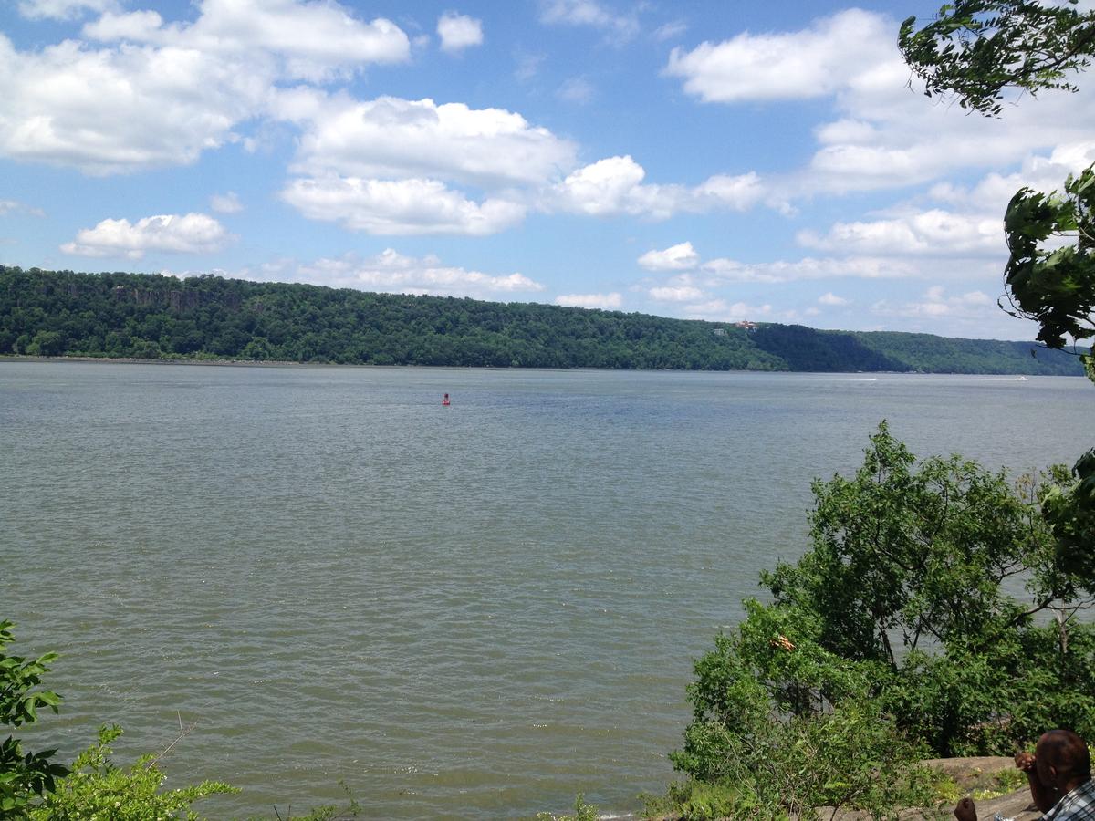 Mayor Renews Effort to Keep Englewood Cliffs Residents in The Dark