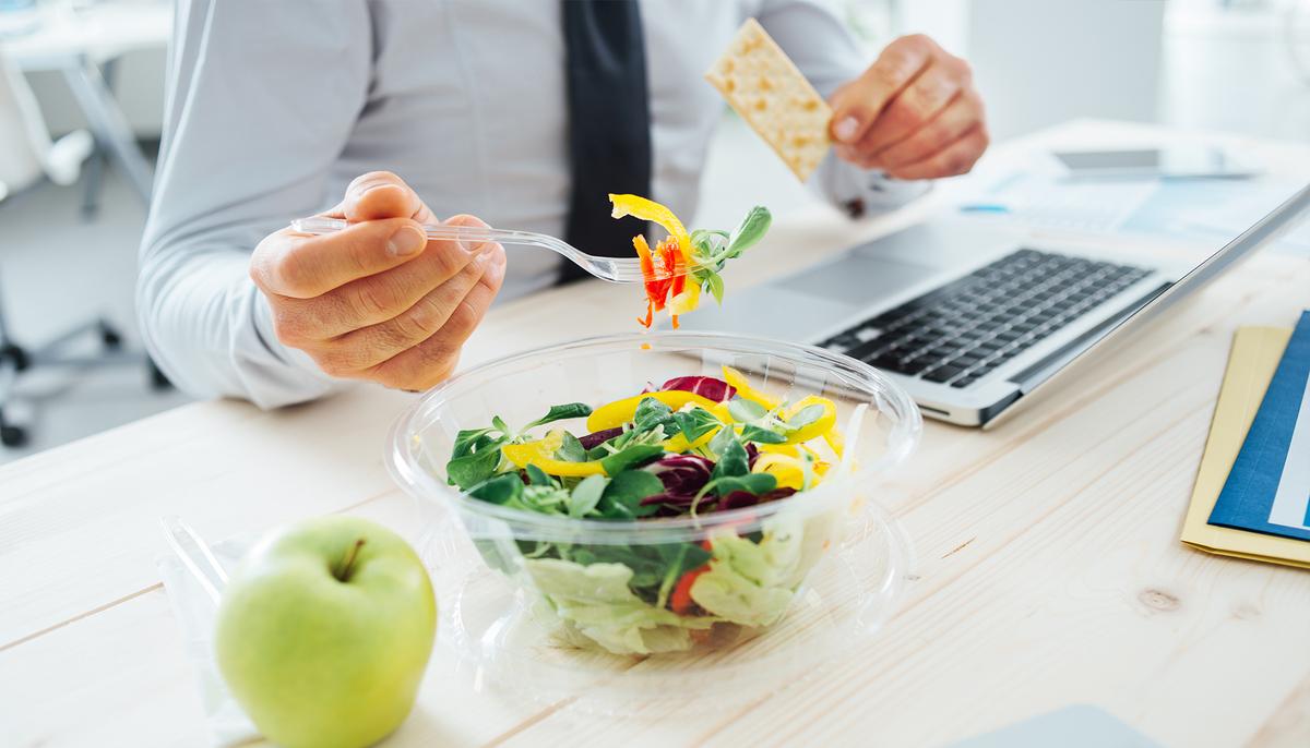4 Tips for Eating Healthy at Work