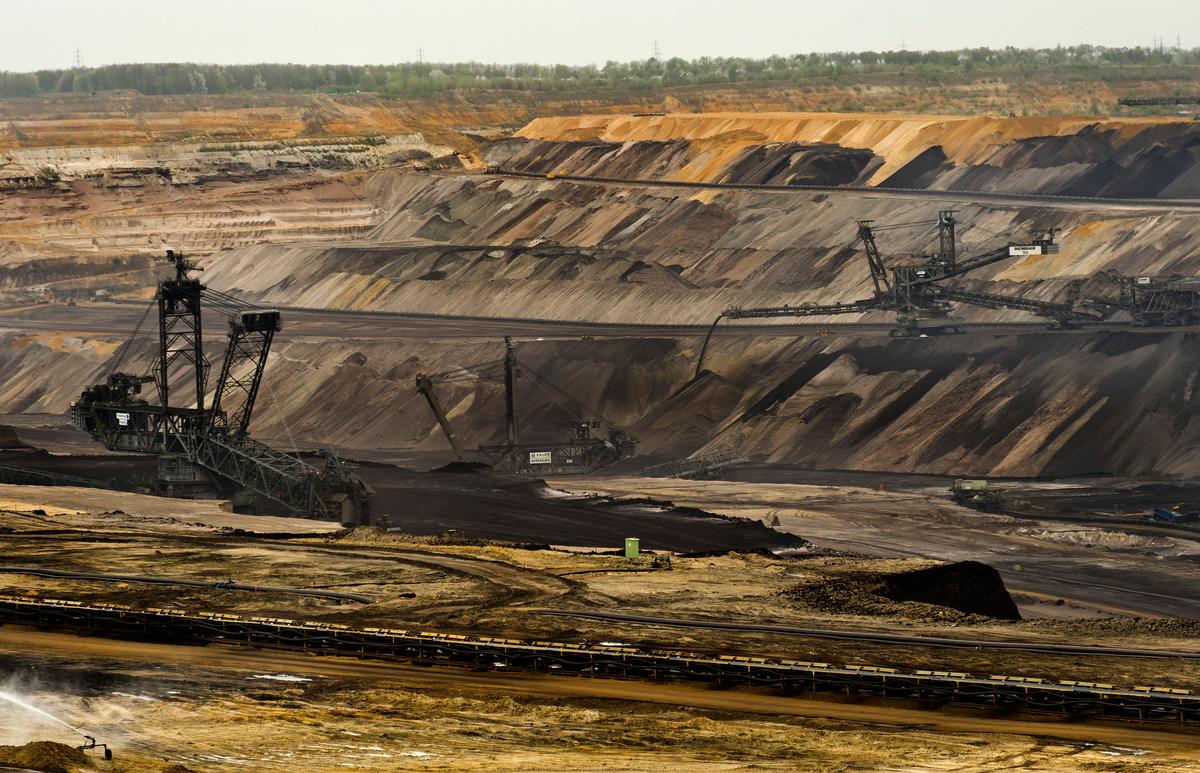 On the Road to Green Energy, Germany Detours on Dirty Coal