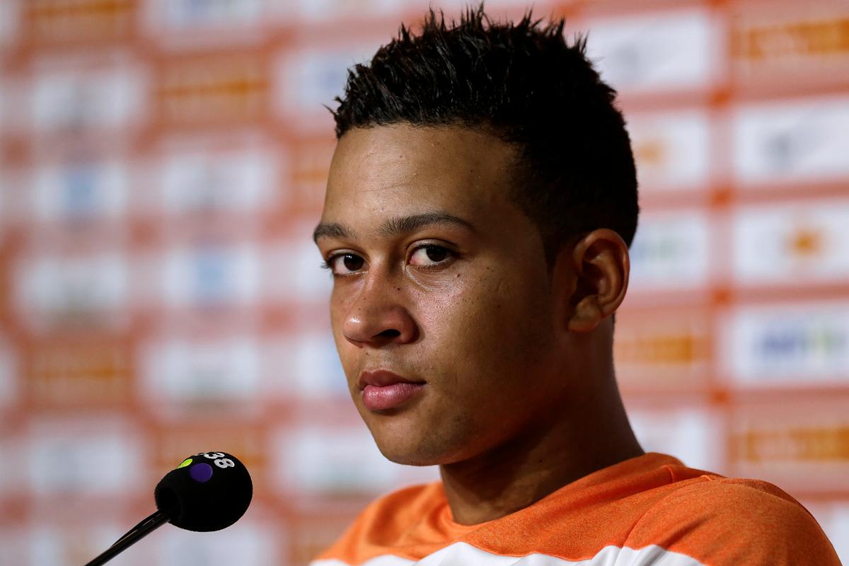 Memphis Depay Transfer News: PSV Winger Will Wait Till After World Cup to Consider Premier League Move