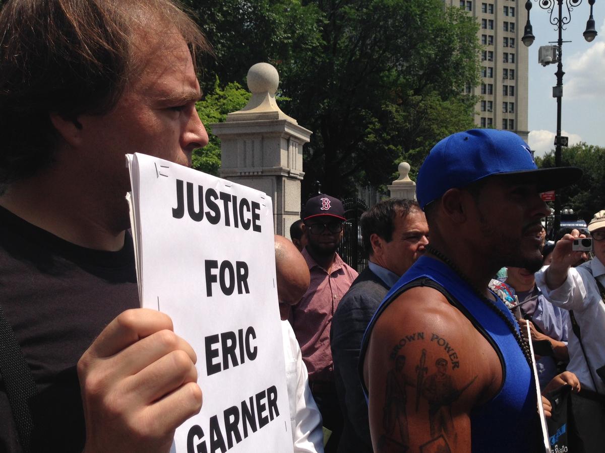 Group Calls on NYPD Commissioner Bratton to Resign 