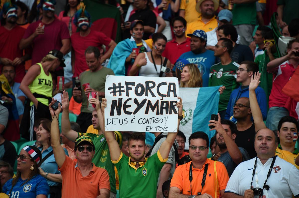 Neymar Fracture: Brazil Team, Fans, Remain Confident That A Seleção Can Win the World Cup (+Video)