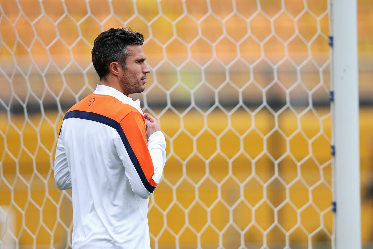Robin Van Persie Injury Latest: Netherlands Striker Has Stomach Problems, But Could Play Against Argentina in World Cup Semi Final