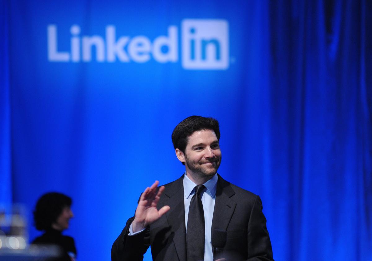 LinkedIn Connects With Beijing, Censors Falun Gong