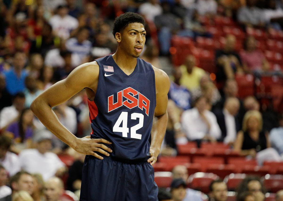 Anthony Davis Alley Oop Vine Video: Pelicans Forward Throws Down Alley Oop From Klay Thompson