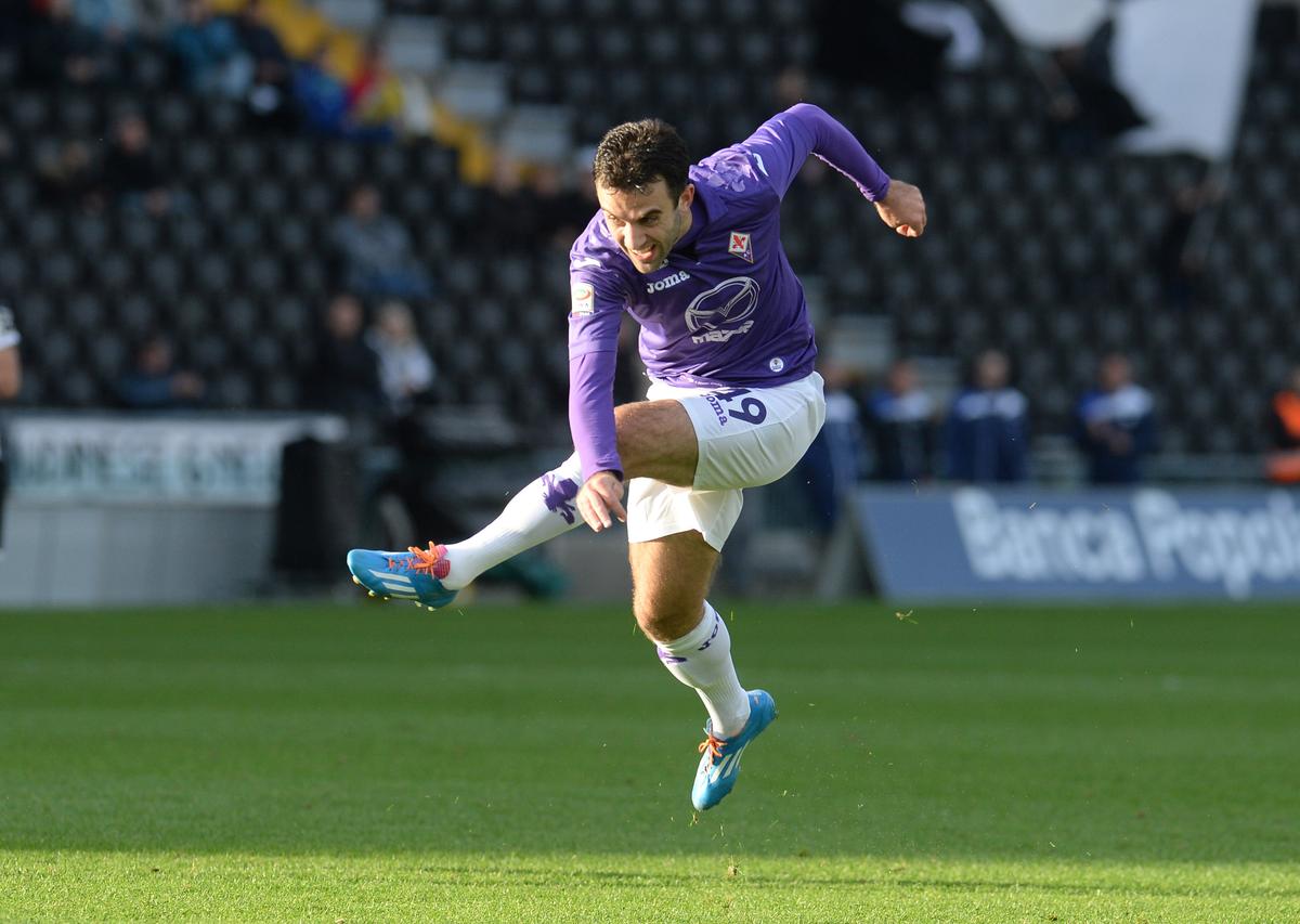 EPL Transfer News 2014 Latest: Edinson Cavani to Arsenal, Sami Khedira to Chelsea, Liverpool Make Giuseppe Rossi Bid