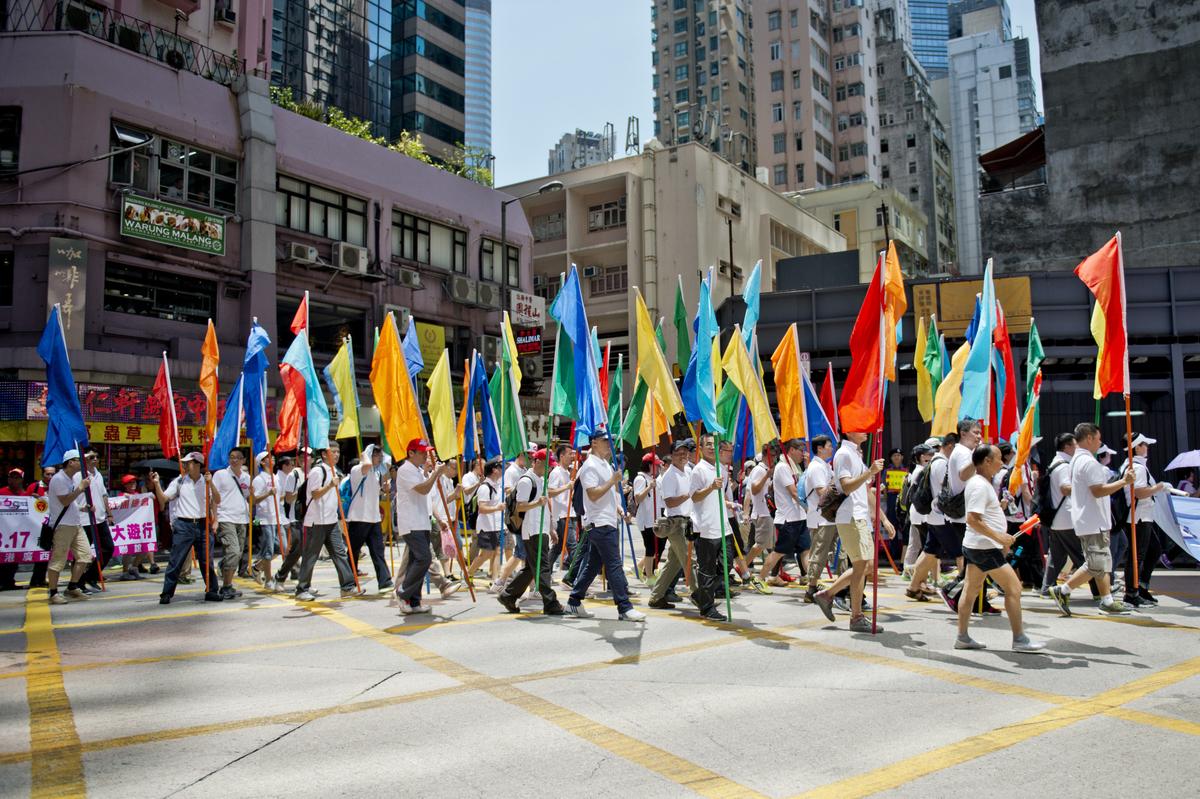 Pro-Beijing Protesters in Hong Kong Receive Cash for Marching