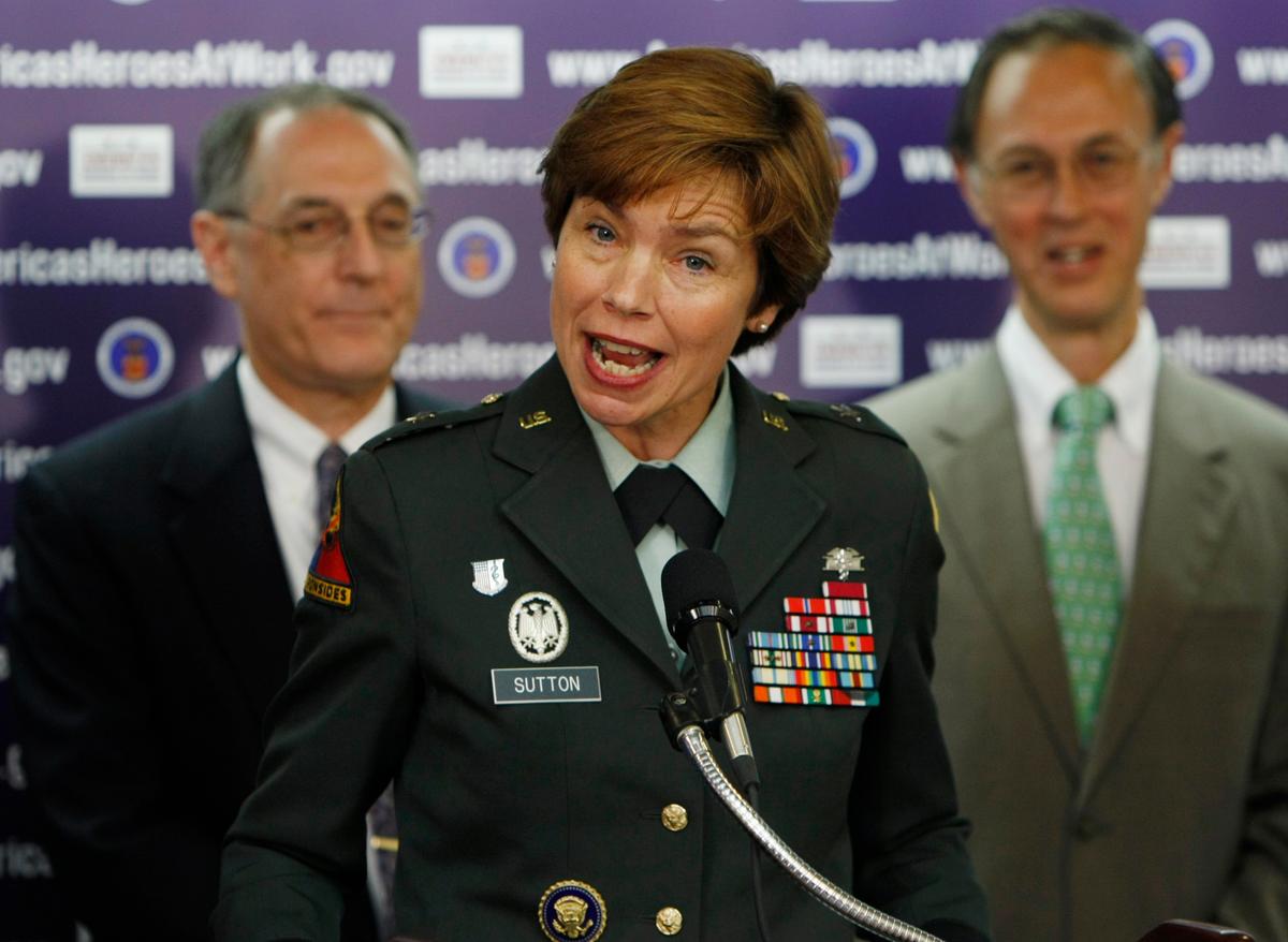 Mayor de Blasio Appoints Retired General With a Spotted Past to Head City’s VA 