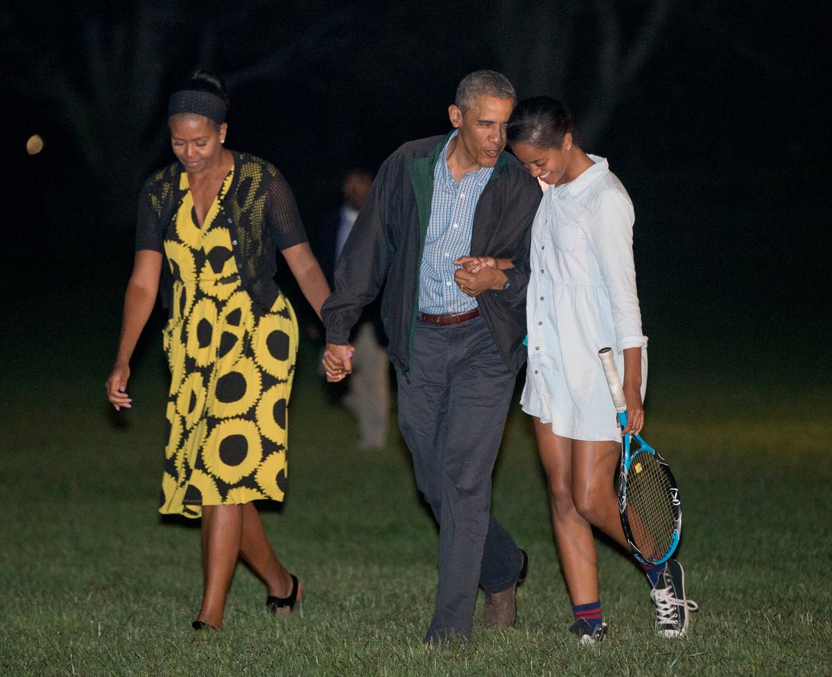 Obama Family Sends Final Christmas Card From the White House