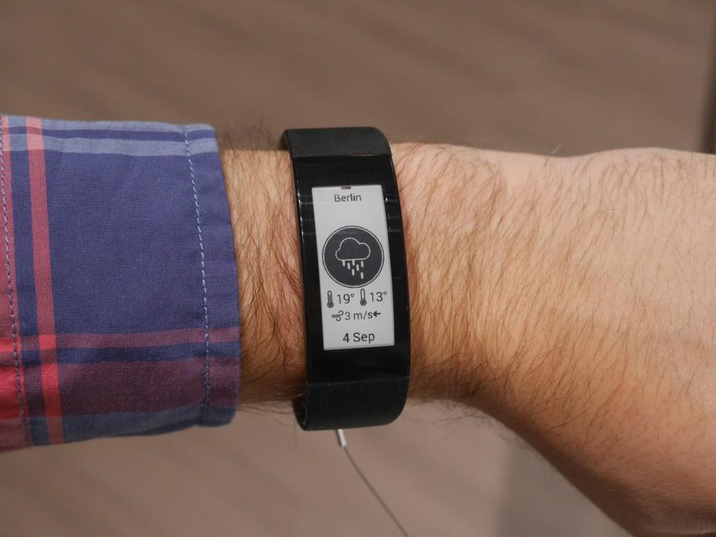 Sony Smartband Talk: Best Combination of Smartwatch and Fitness Tracker?