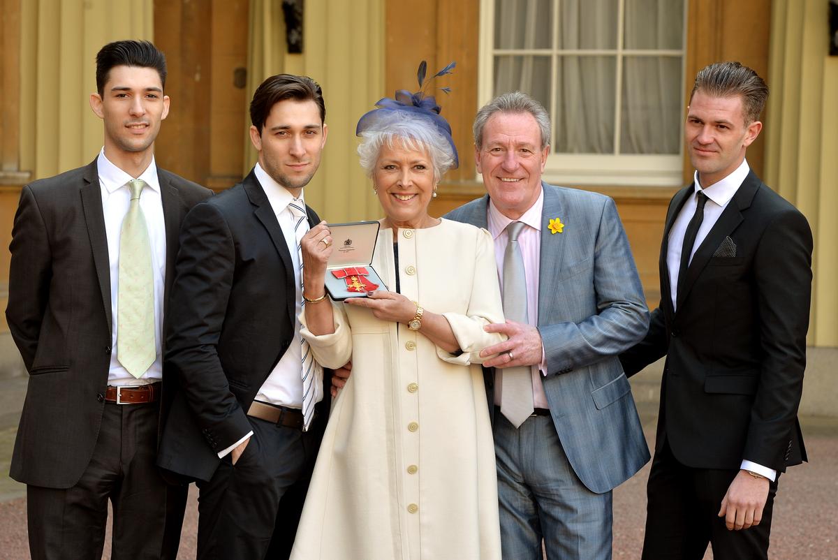 Lynda Bellingham Kids: Robbie and Michael Peluso Age, Facts, Picture