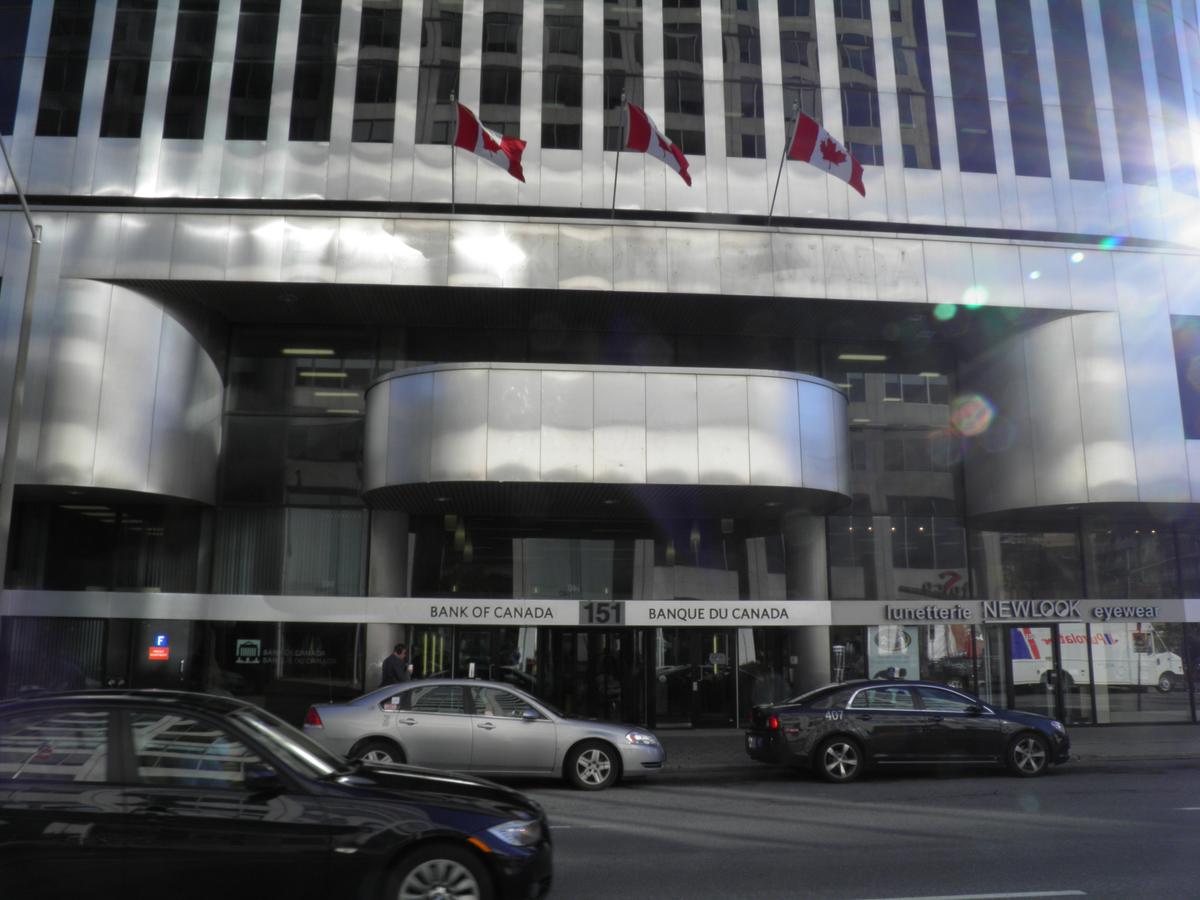 Bank of Canada Holds Policy Rate at 1% With Risks Balanced