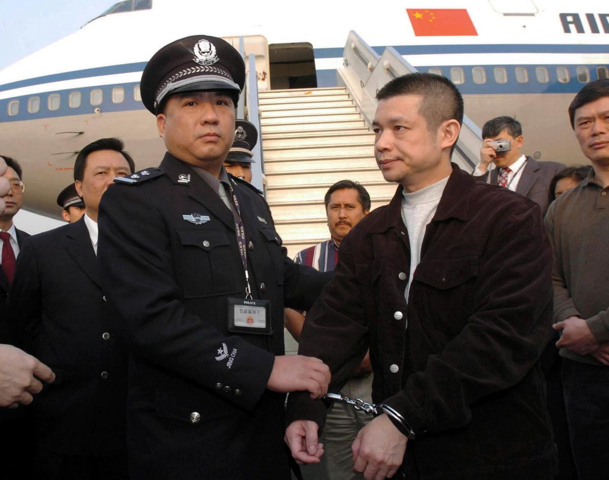 How Desperate Chinese Officials Try to Stave Off the Authorities