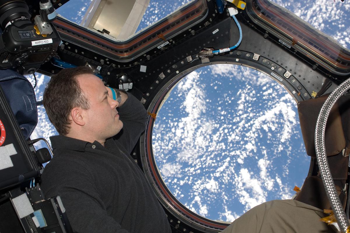 Astronaut Talks Profound ‘Orbital Perspective’