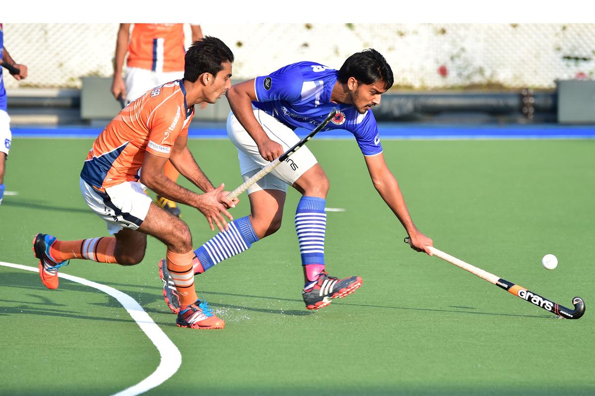 Premier Division Hockey Matches Re-start Following Holiday Break