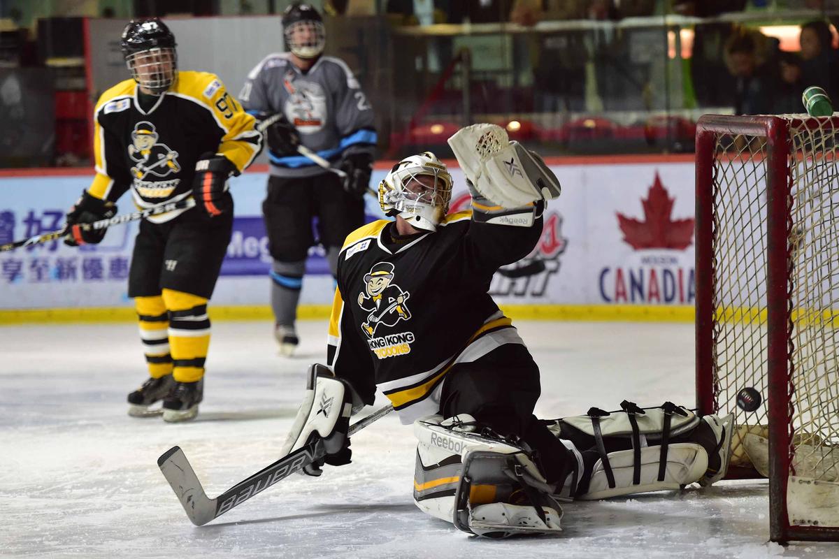 Sharks Outgun Tycoons in 10-6 Goal Feast 
