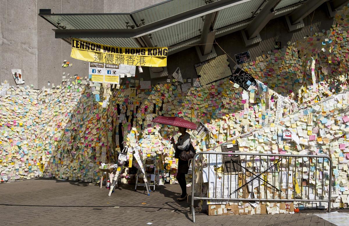 ‘Chalk Girl’ Goes Free; Hong Kong Police Slammed for Court Order