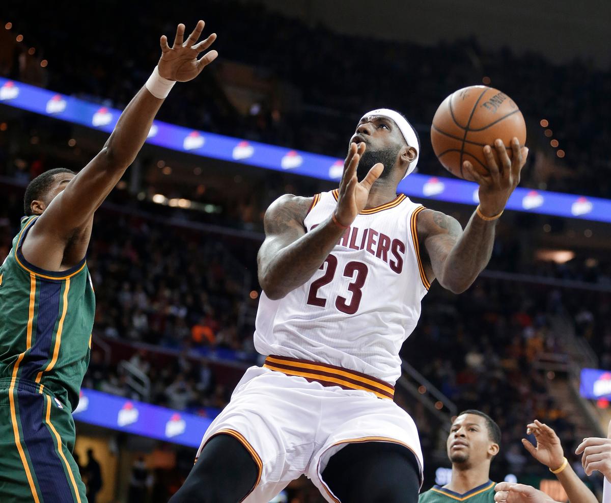 David Blatt Laughs at LeBron James Willingness to Come Off the Bench for Cavs