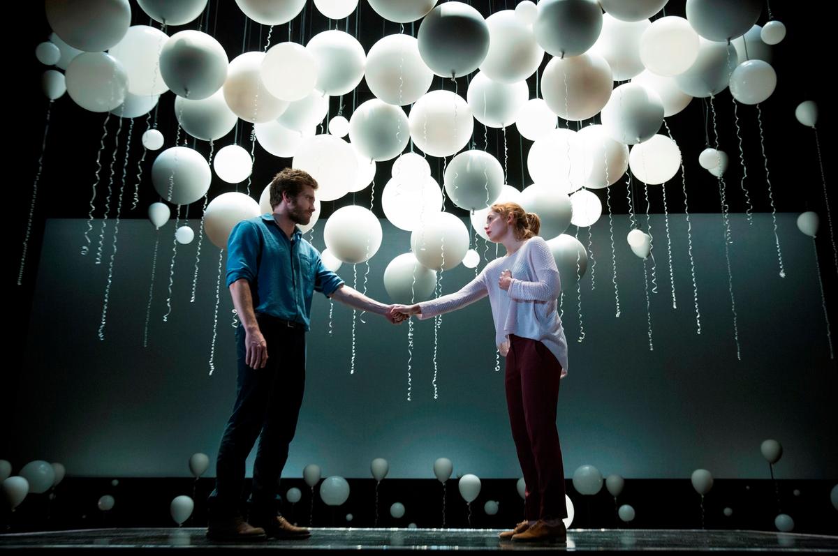 Theater Review: ‘Constellations’ Brings Out Stars Jake Gyllenhaal and Ruth Wilson