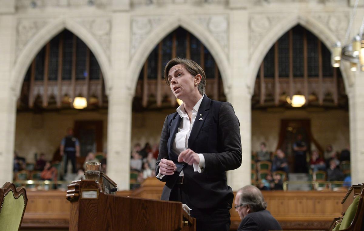 Parliament Debates Bill for Stiffer Protections for Unpaid Interns