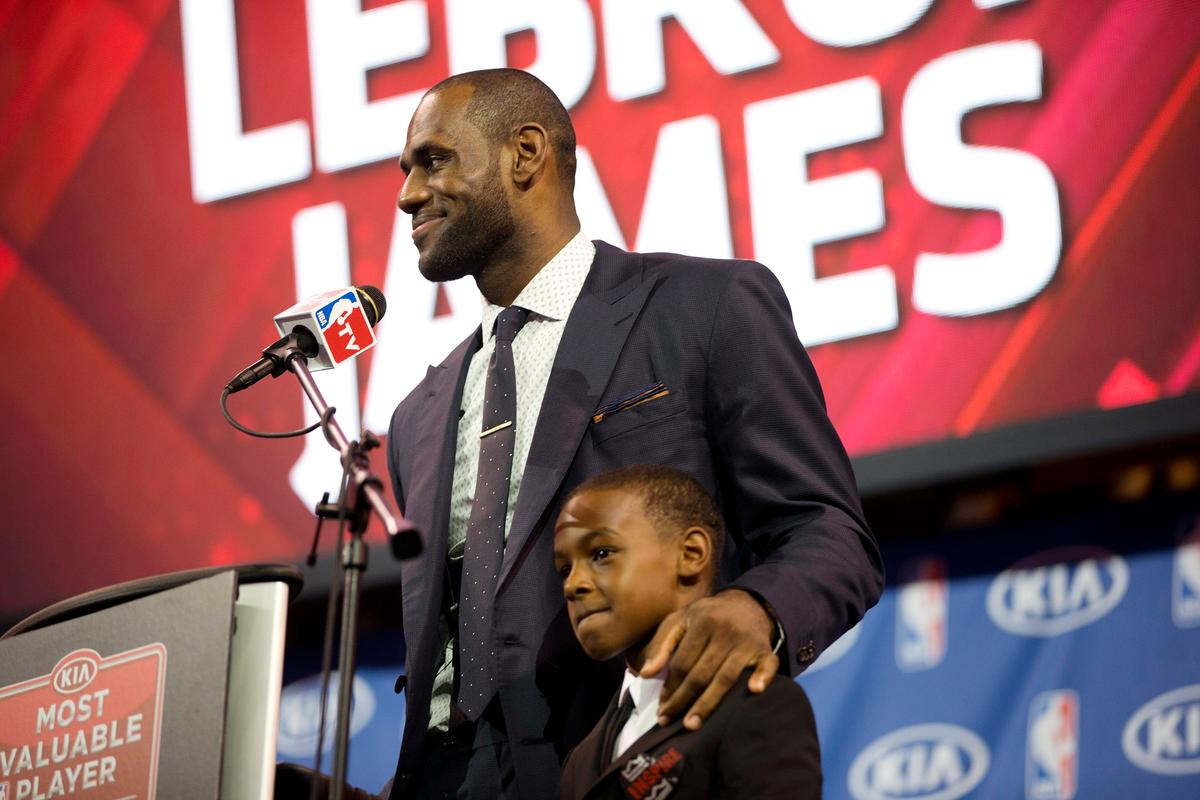 LeBron James’s 10-Year-Old Son ‘Bronny’ Already Being Offered Scholarships?