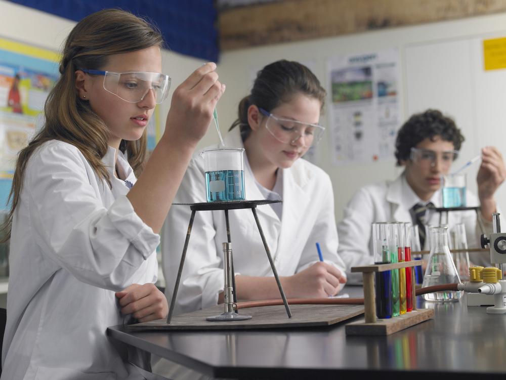 Alarming Gender Gap in School Science Sets Women Up to Fail
