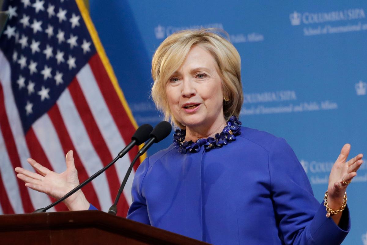 Clinton to Press for Early Voting Expansion in States