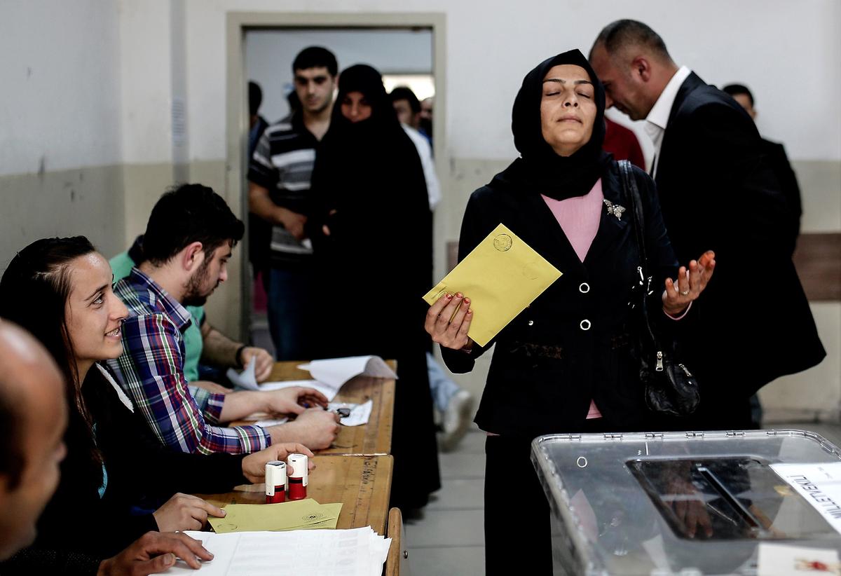 Turkey Faces Dramatic Shift as President Loses Parliamentary Majority
