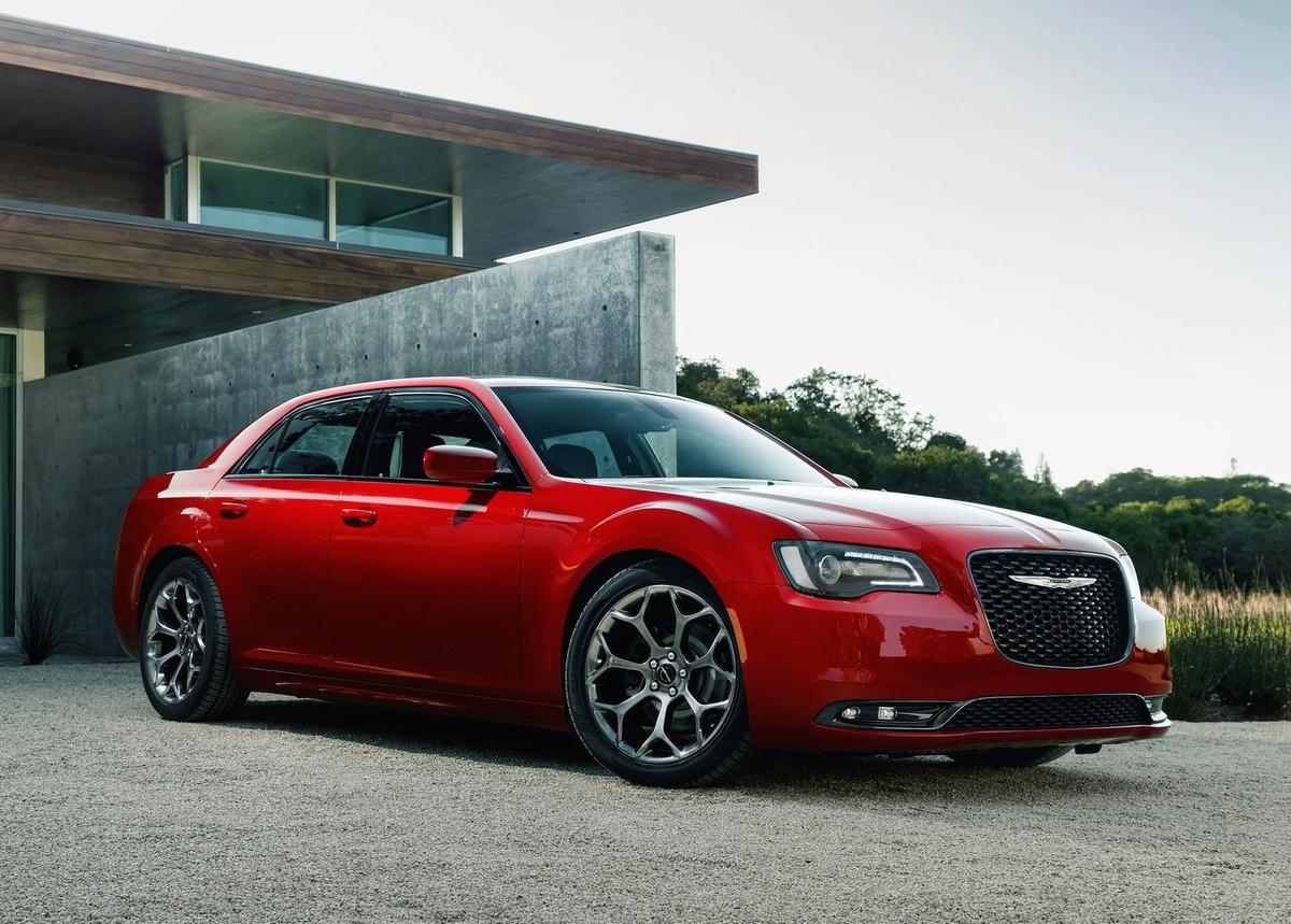 Chrysler 300S Owns the Road