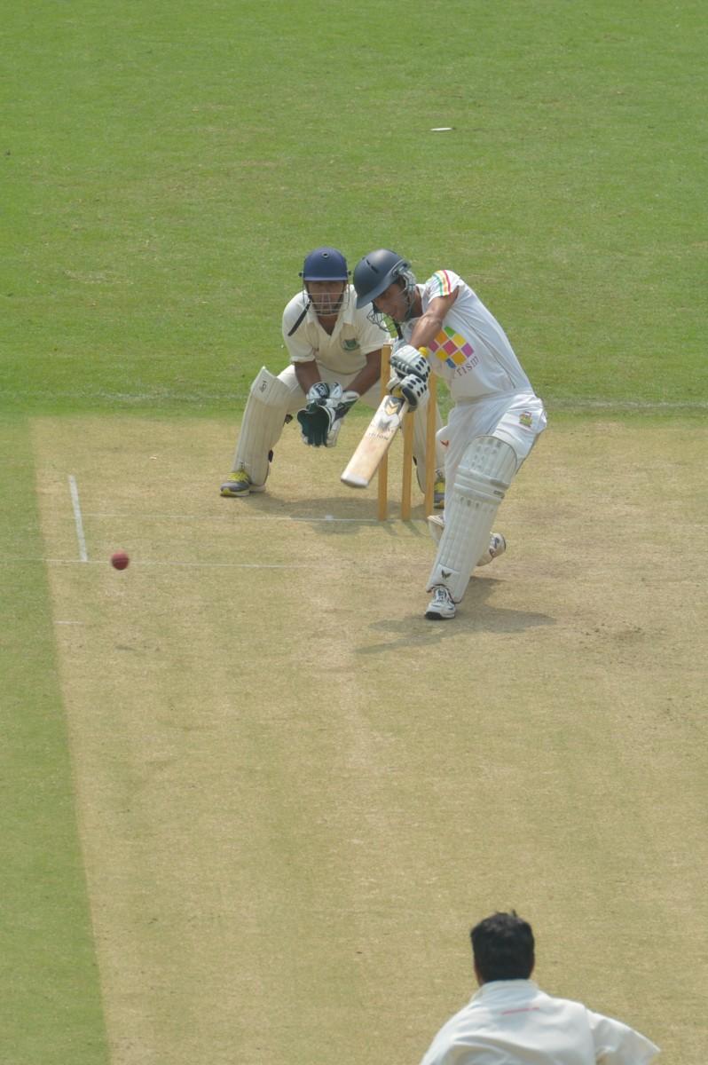 McMahon Smashes a Ton, but Vagabonds Lead in Hong Kong’s Sunday Cricket League