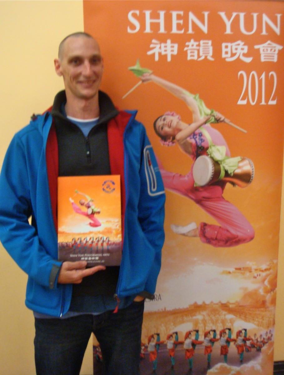 Hobbit Actor John Rawls Praises Shen Yun