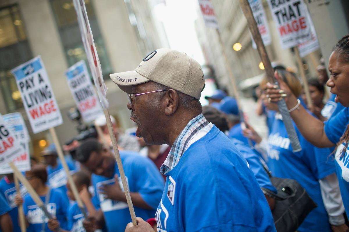 $15 an Hour Wages Could Nudge Fast Food Prices