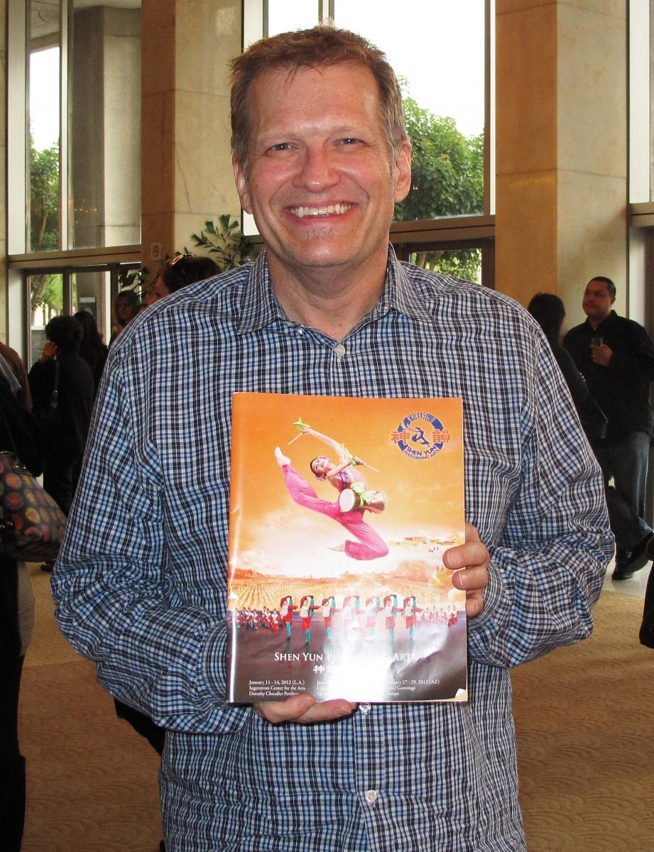 Drew Carey: Shen Yun ‘Artistry is Really Fantastic’