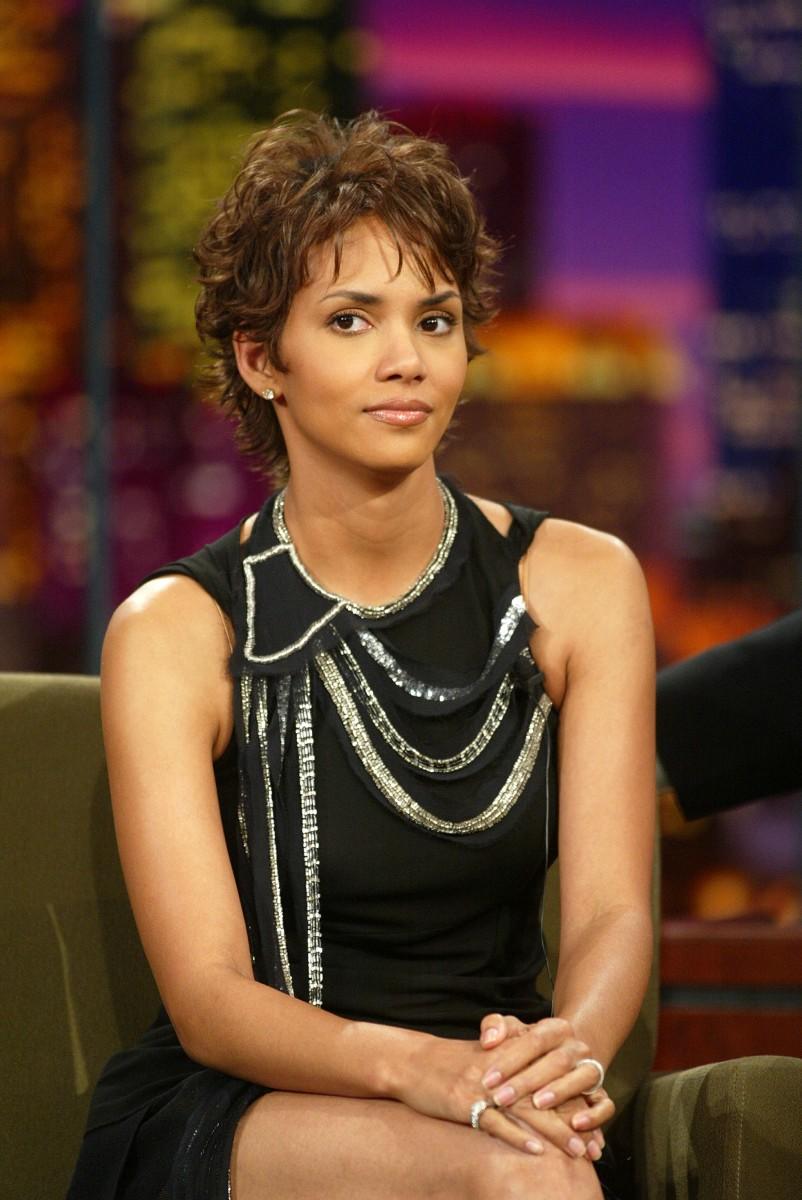 Halle Berry Dress on Leno: Notable Dresses in ‘Tonight Show’ History (Photos/Videos)