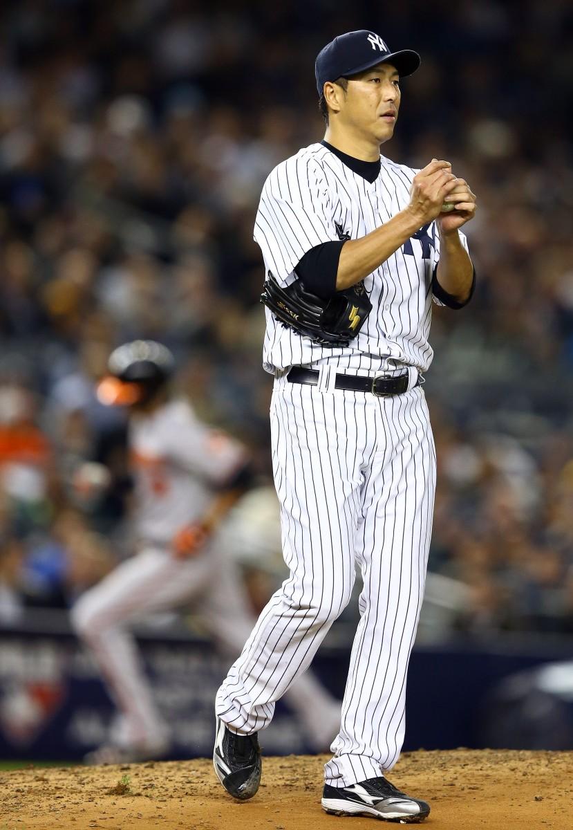 Kuroda re-signs with the Yankees