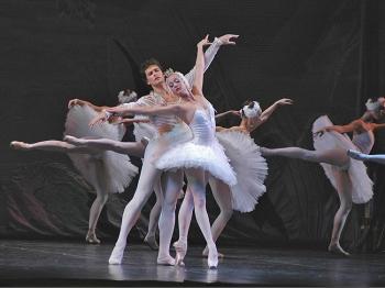 Russian National Ballet Theatre Presents ‘Swan Lake’