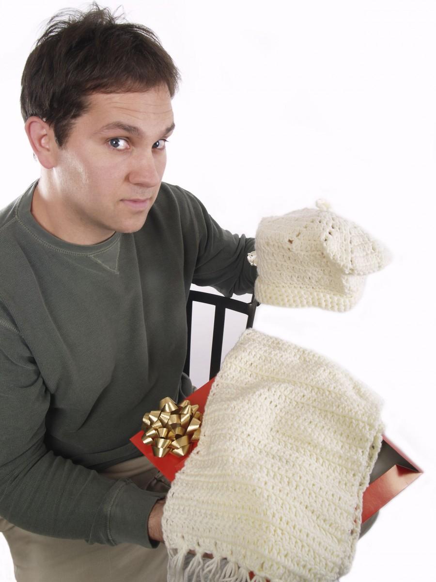 Canadians Reluctant to Get Rid of Unwanted Holiday Gifts: Survey