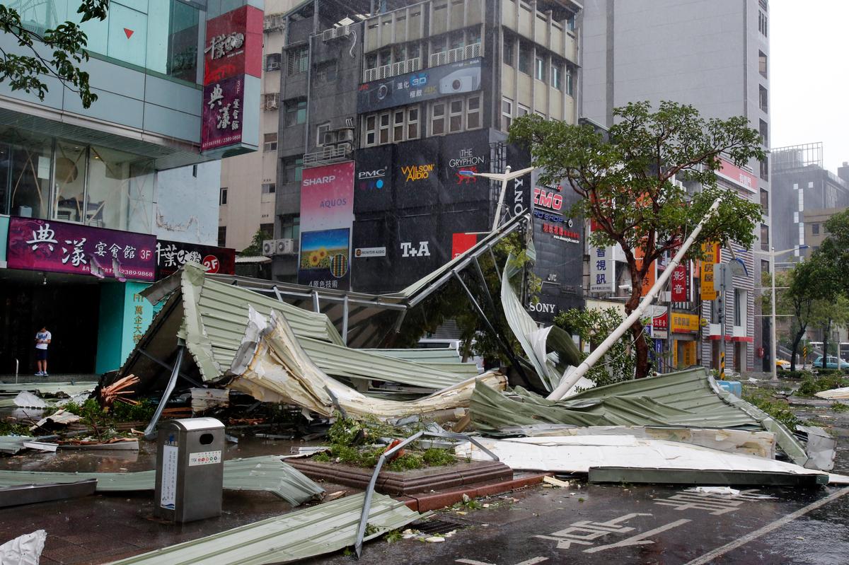 Typhoon Threatens China After 10 Dead Or Missing In Taiwan