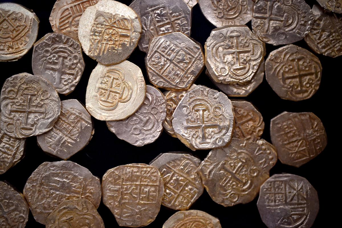Florida Authorities Recover 37 Gold Coins Stolen From 1715 Fleet Shipwrecks