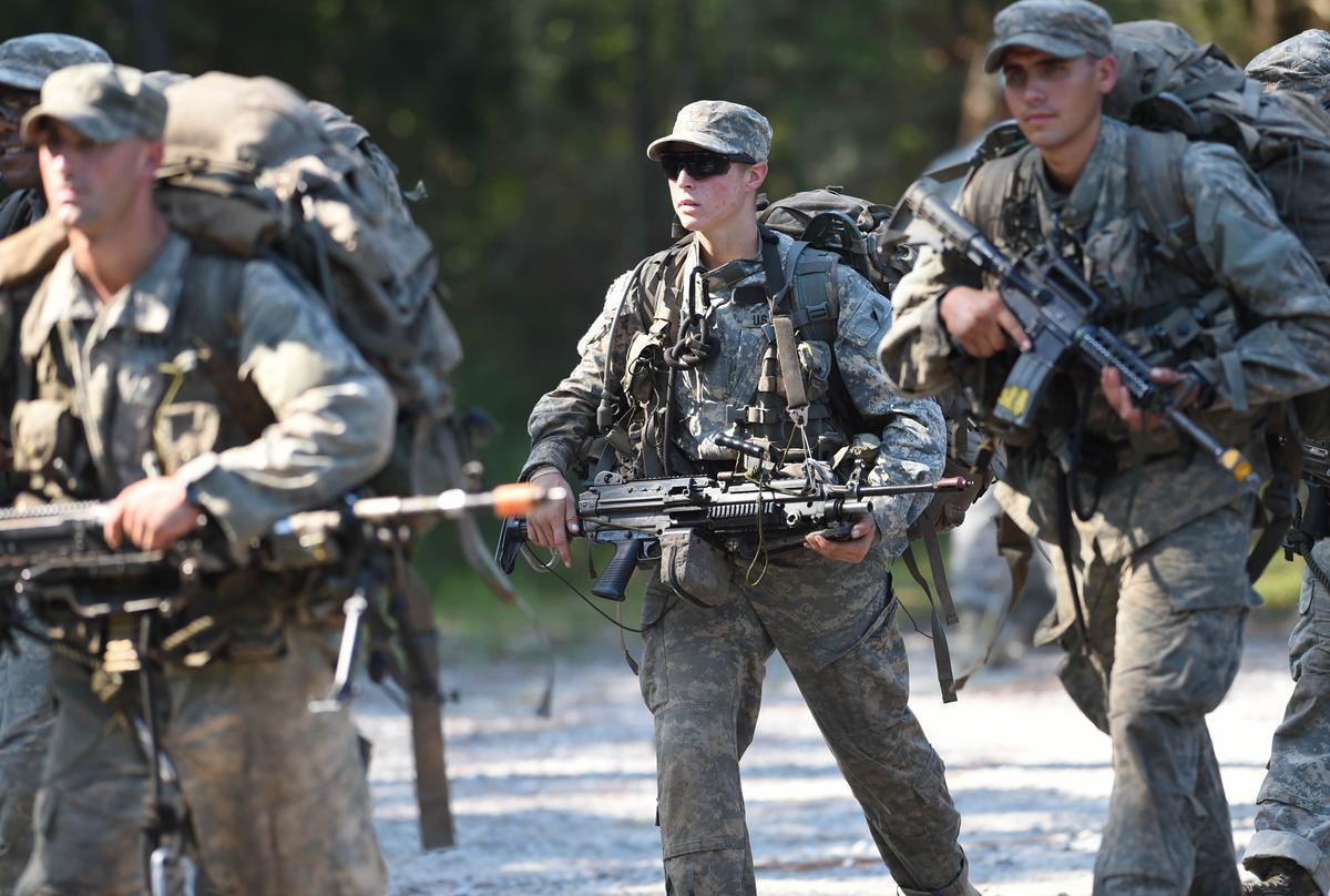 Army Pilot, Military Cop Are 1st Women to Pass Ranger School