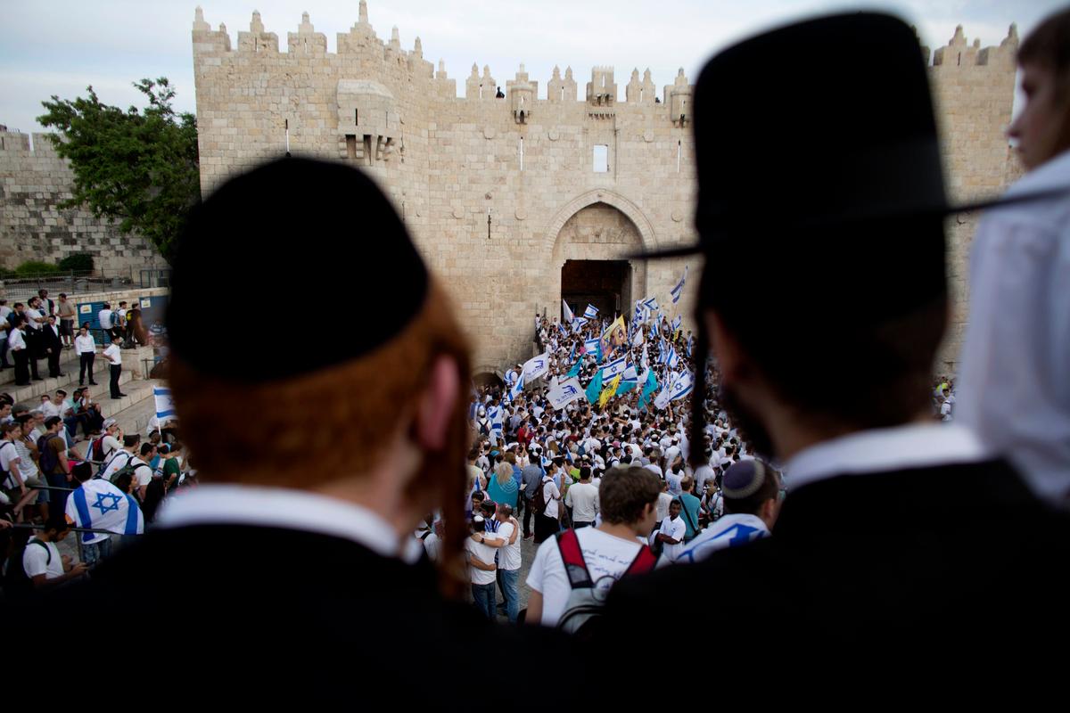 Israeli Communications Minister Says He Was Threatened Over ‘Kosher Cellphone’ Reform