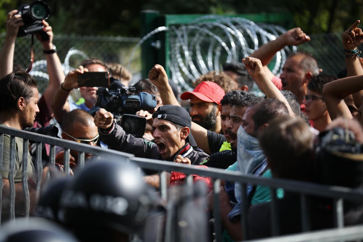Human Rights Group Demands Hungary Stop Harassing Reporters