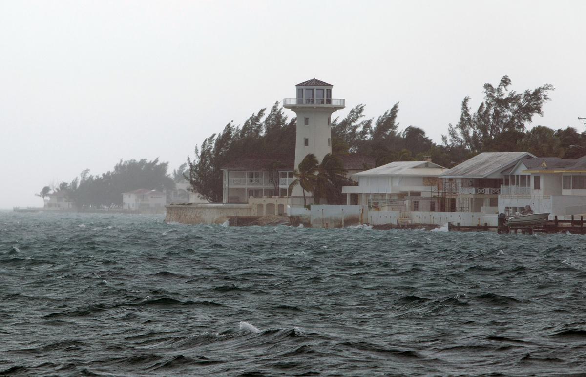 Hurricane Joaquin Batters Bahamas; Ship Missing in Storm