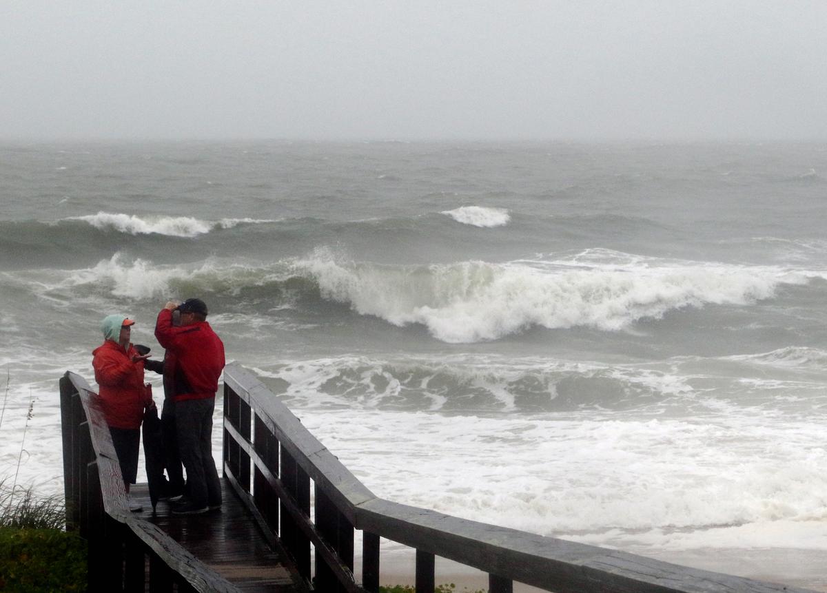 East Coast Likely to Dodge Hurricane, but Flooding Looms