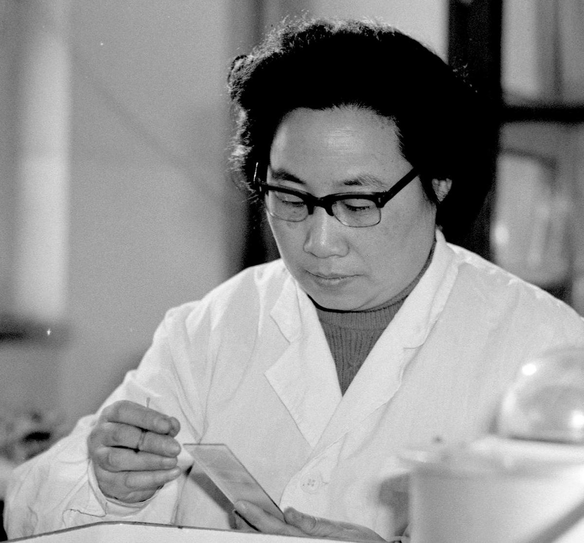 Chinese Scientist Tu Youyou Wins Nobel Prize in Science